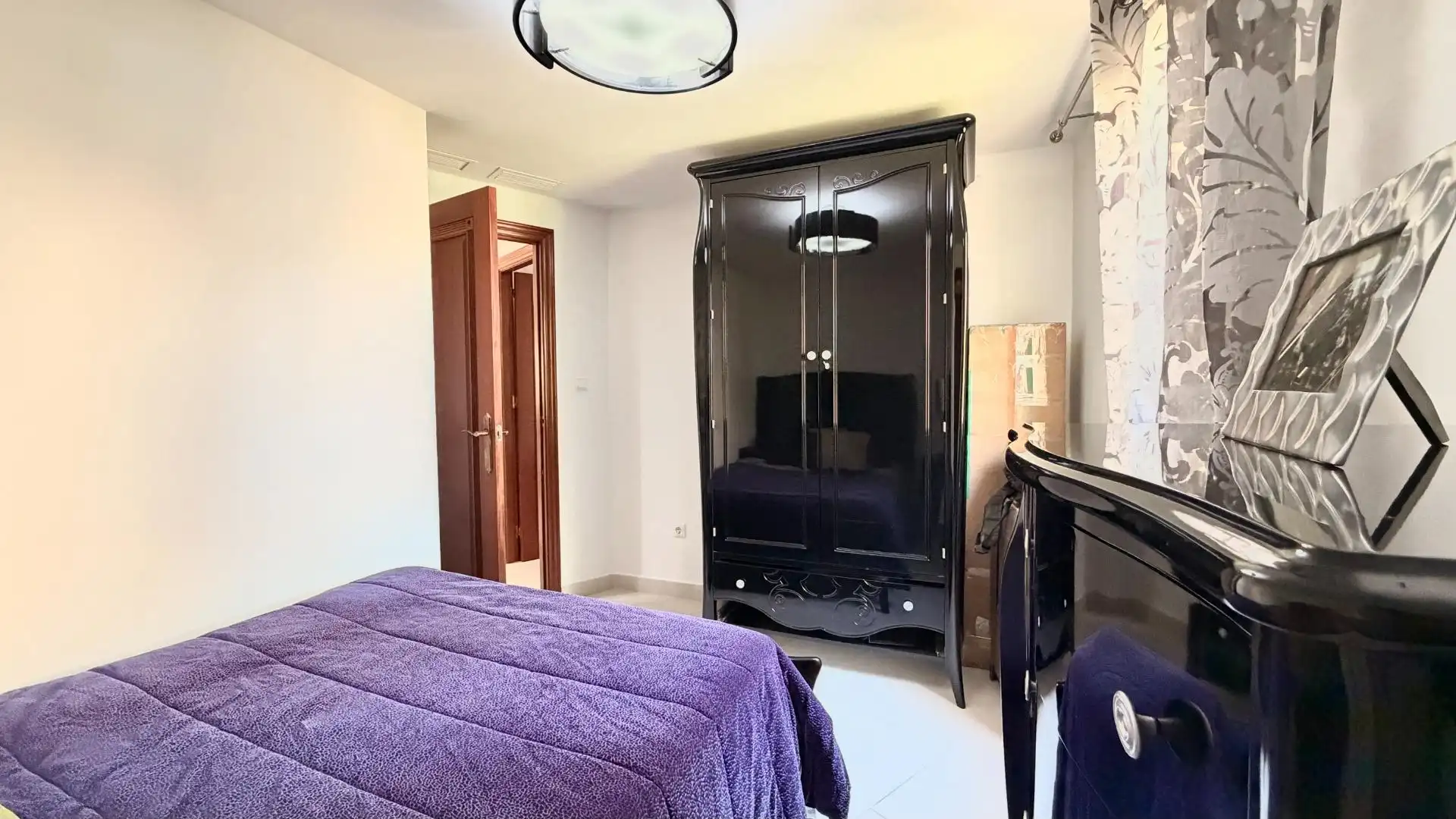 Habitación de Apartamento en venta en Torrevieja con Aire acondicionado, Terraza y Amueblado