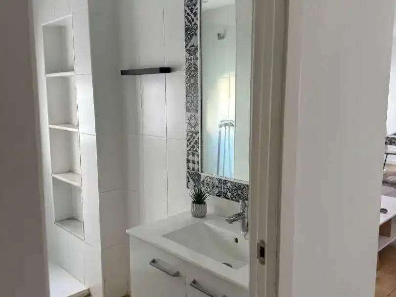 Baño de Piso en venta en Marbella con Aire acondicionado