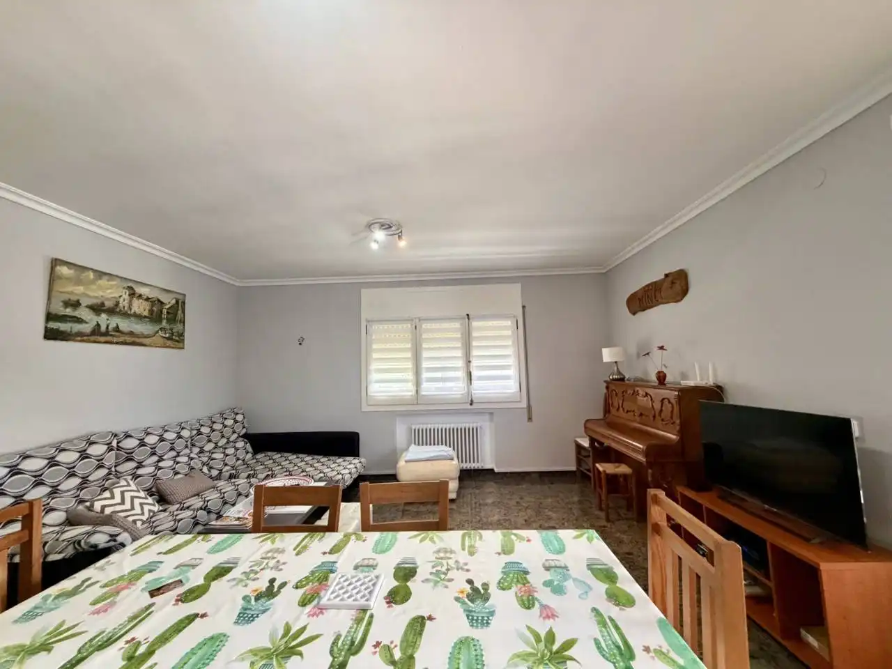 Sala d'estar de Casa o xalet en venda en Mont-roig del Camp amb Aire condicionat, Calefacció i Jardí privat