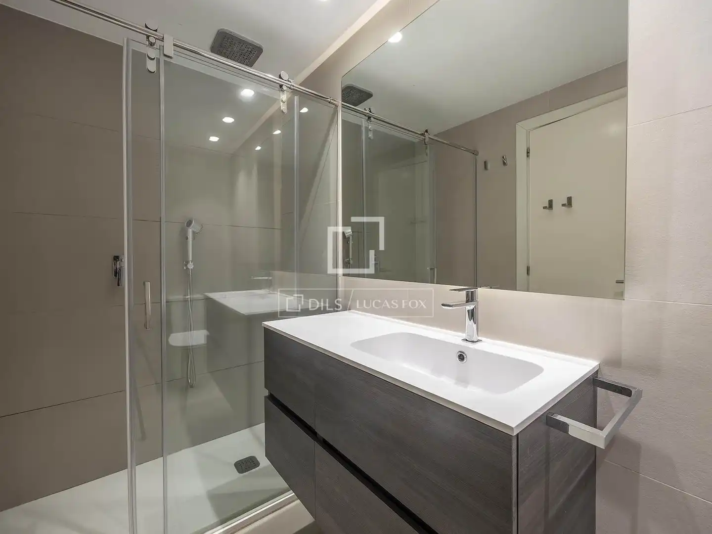 Badezimmer von Wohnung zum Verkauf in Valencia mit Klimaanlage, Heizung und Privatgarten