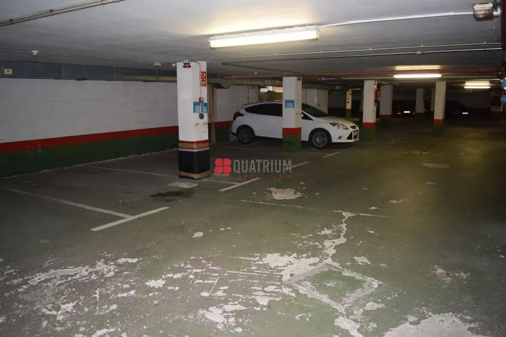 Parking de Local en venta en Santiago de Compostela 