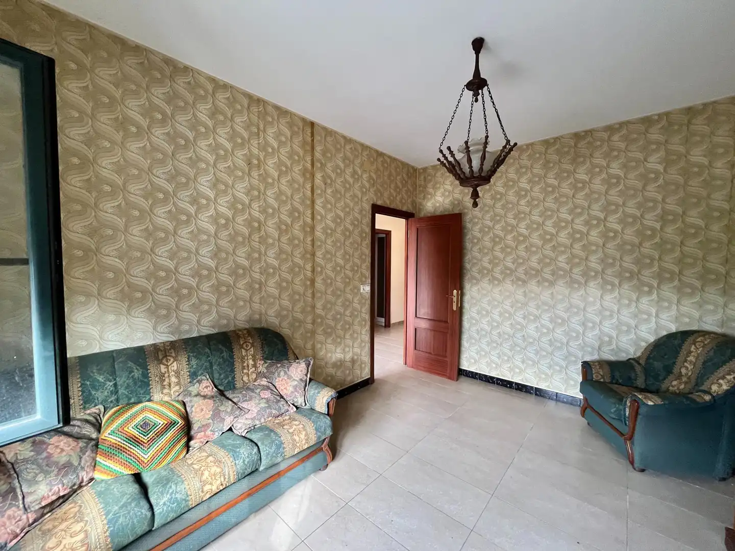 Sala de estar de Casa adosada en venta en Rianxo con Calefacción
