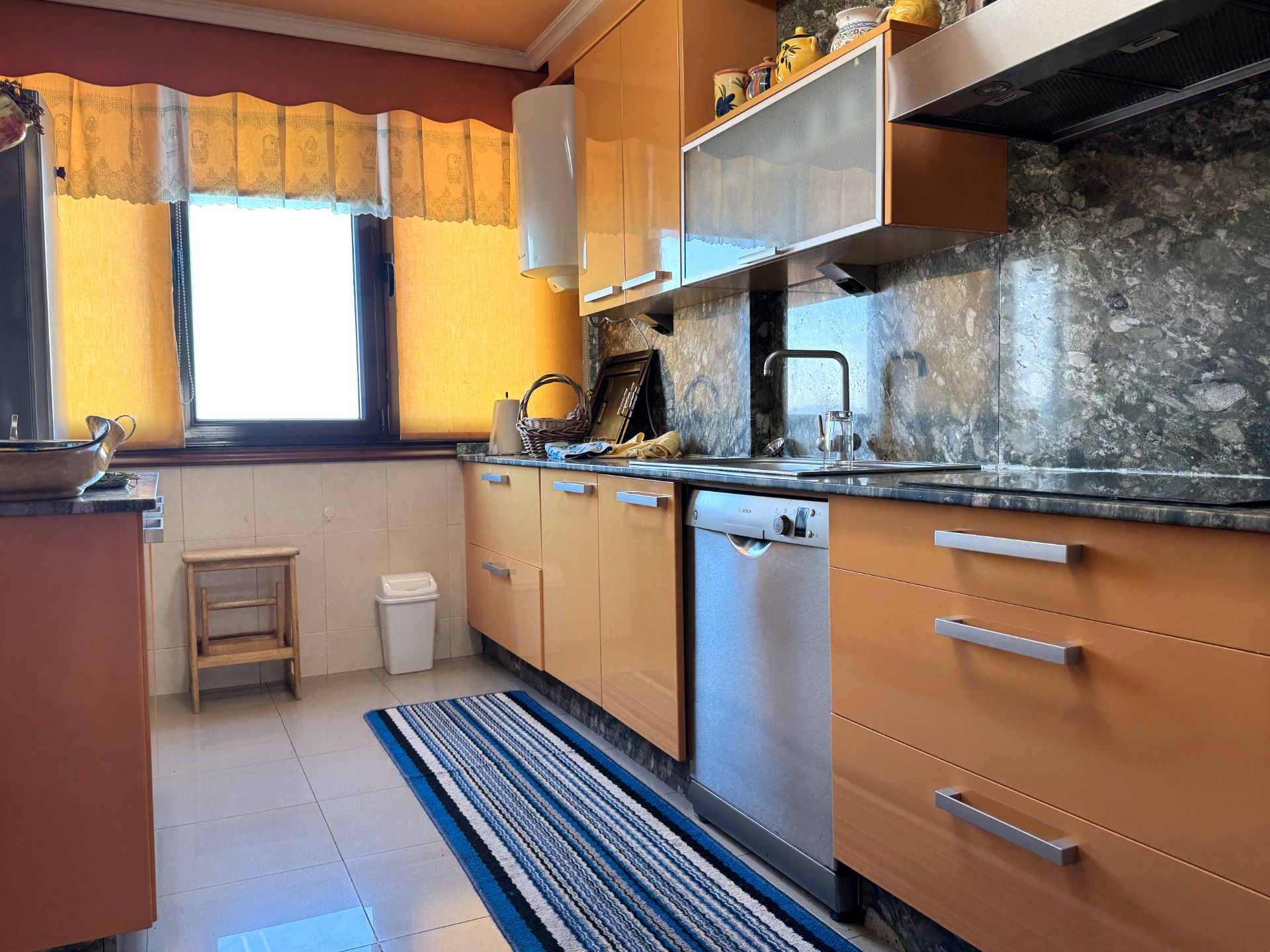 Kitchen of Flat for sale in Vigo   with Heating, Storage room and Furnished
