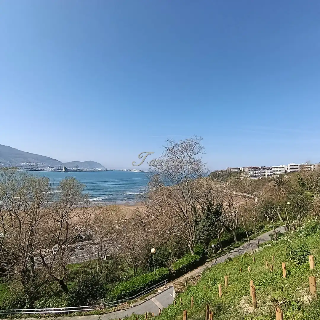 Apartamento en venta en Getxo  con Calefacción y Parquet