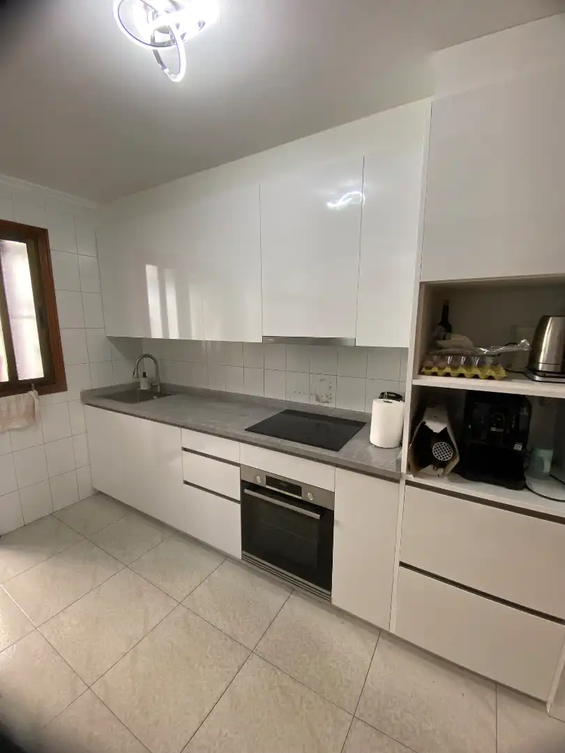 Cuina de Pis en venda en Vigo  amb Calefacció, Parquet i Terrassa
