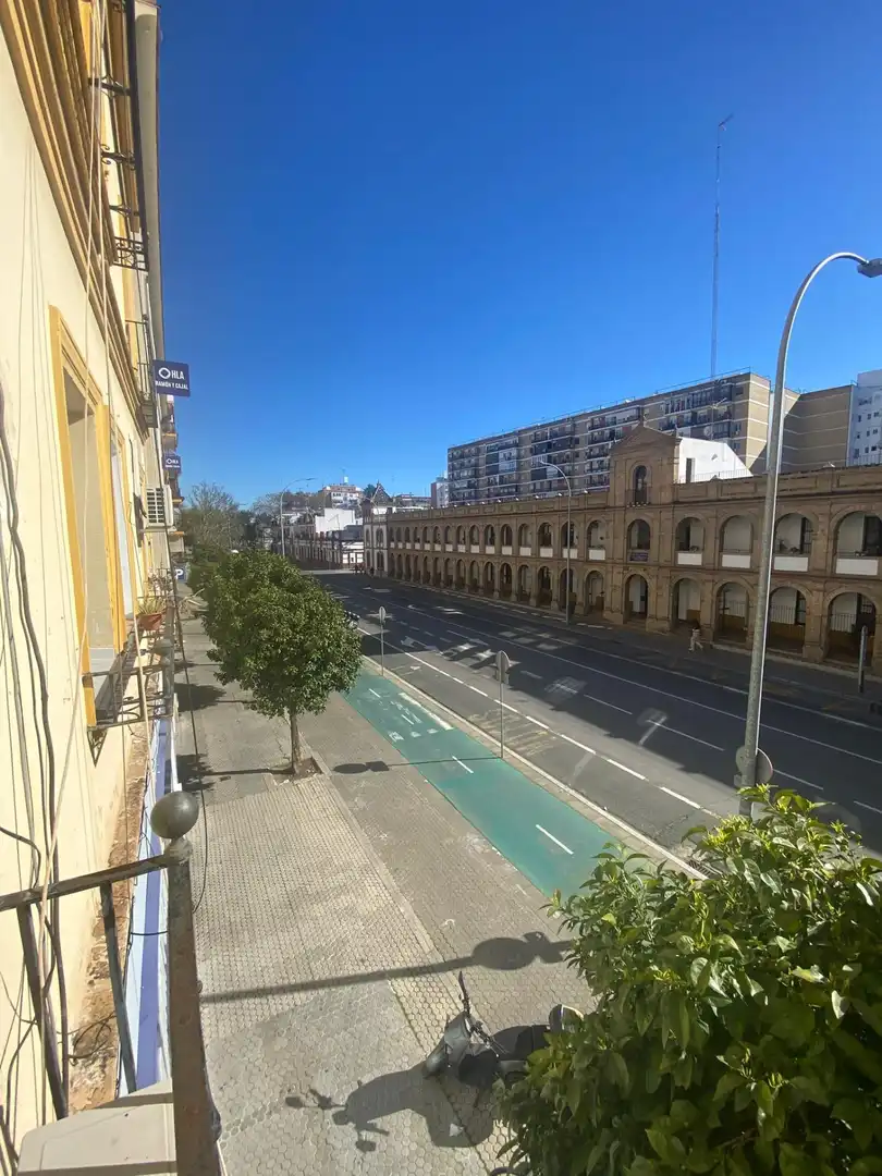 Vista exterior de Pis en venda en Sevilla amb Aire condicionat, Moblat i Balcó