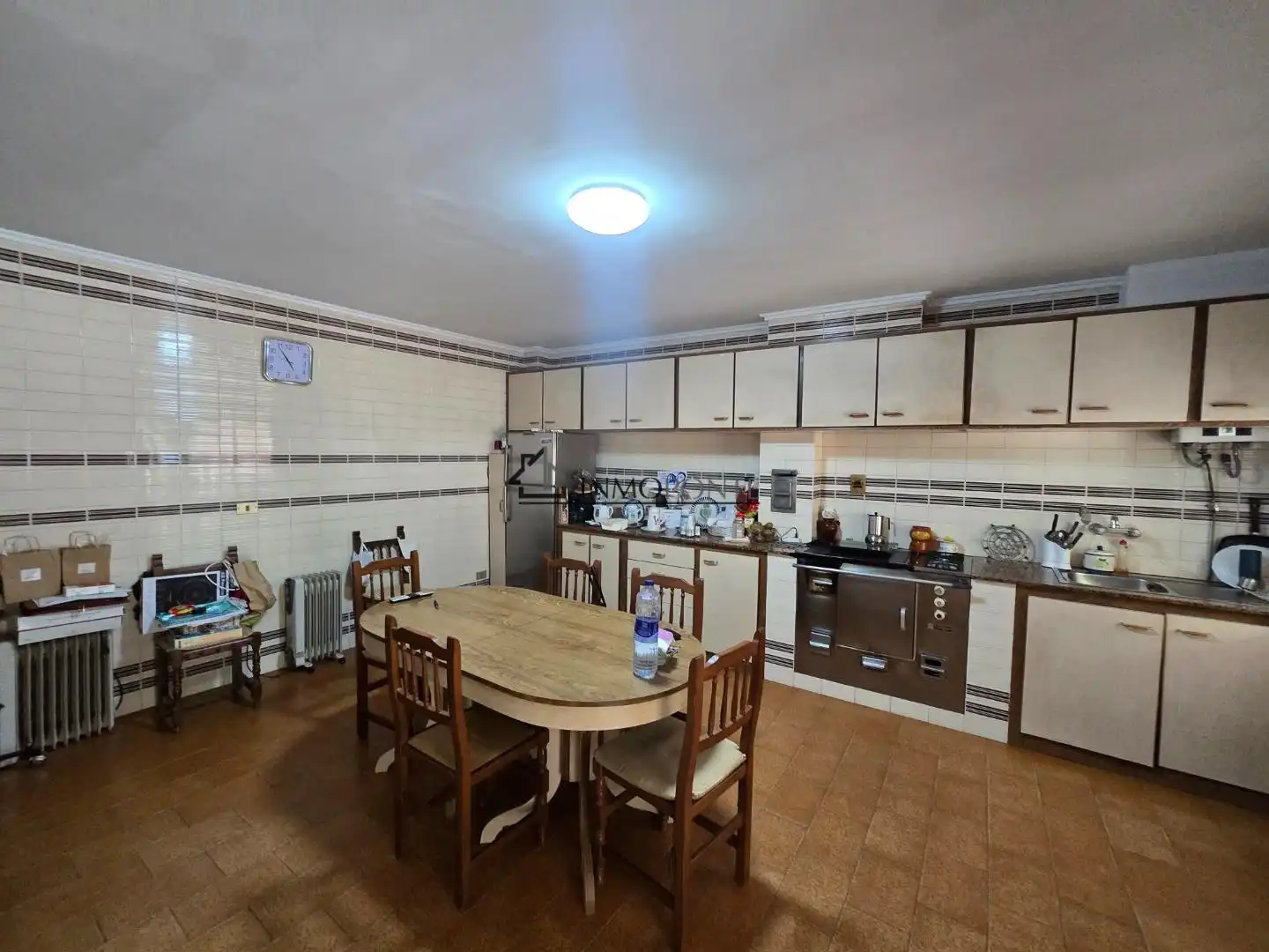 Cuina de Casa o xalet en venda en Pontevedra Capital  amb Jardí privat