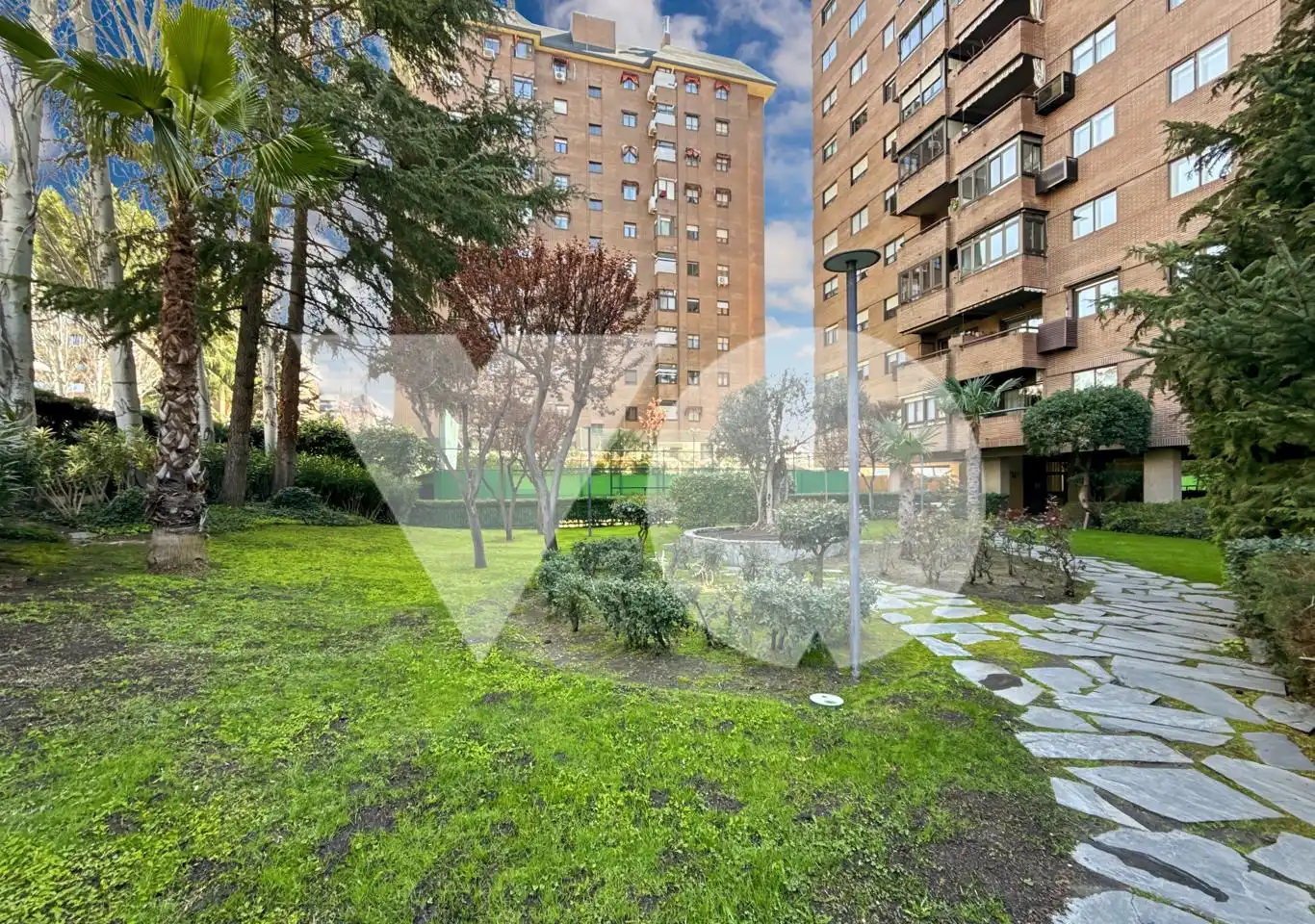 Jardí de Pis en venda en Madrid amb Aire condicionat i Terrassa