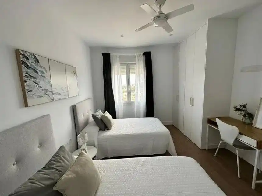 Dormitori de Casa o xalet en venda en Vélez-Málaga amb Aire condicionat, Calefacció i Jardí privat