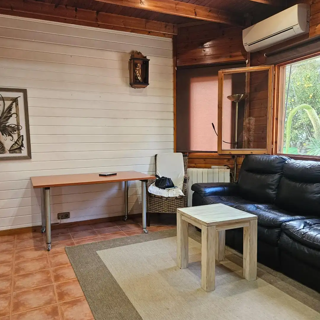 Sala d'estar de Casa o xalet en venda en Vallirana amb Aire condicionat, Calefacció i Jardí privat
