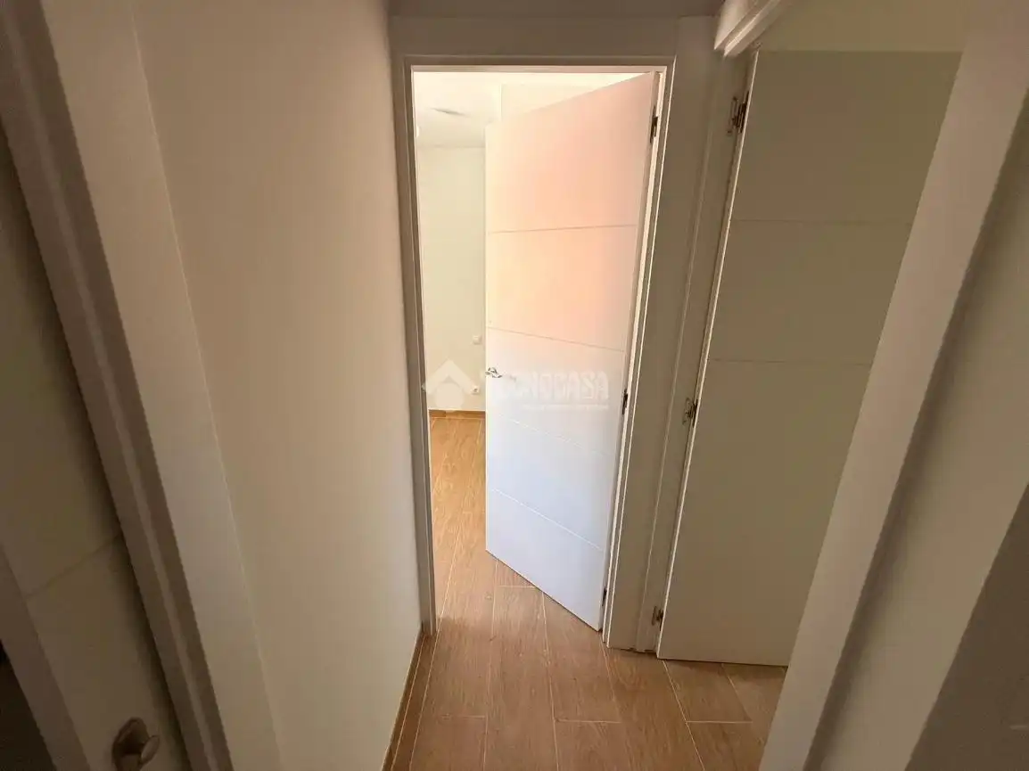 Piso en venta en Madrid con Parquet y Balcón