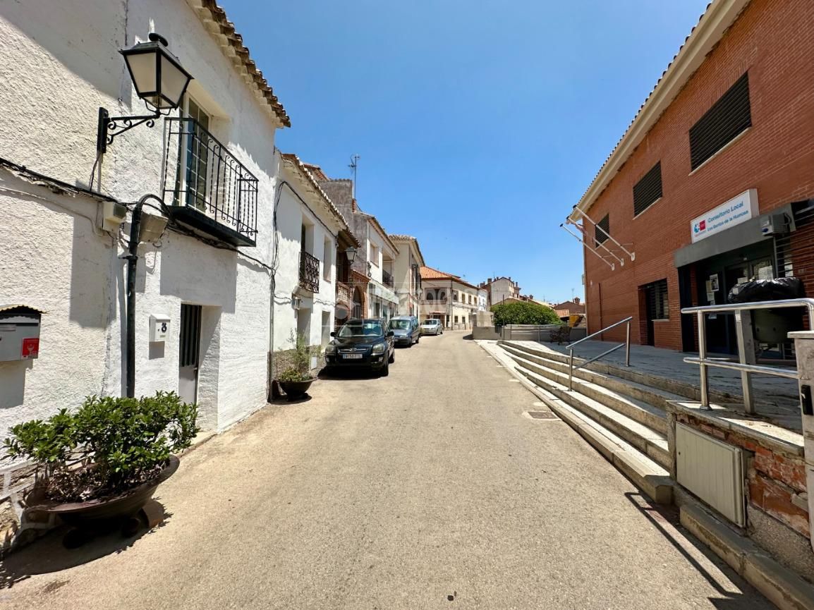 Exterior view of Single-family semi-detached for sale in Los Santos de la Humosa  with Balcony