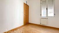 Bedroom of Flat for sale in  Madrid Capital  with Air Conditioner