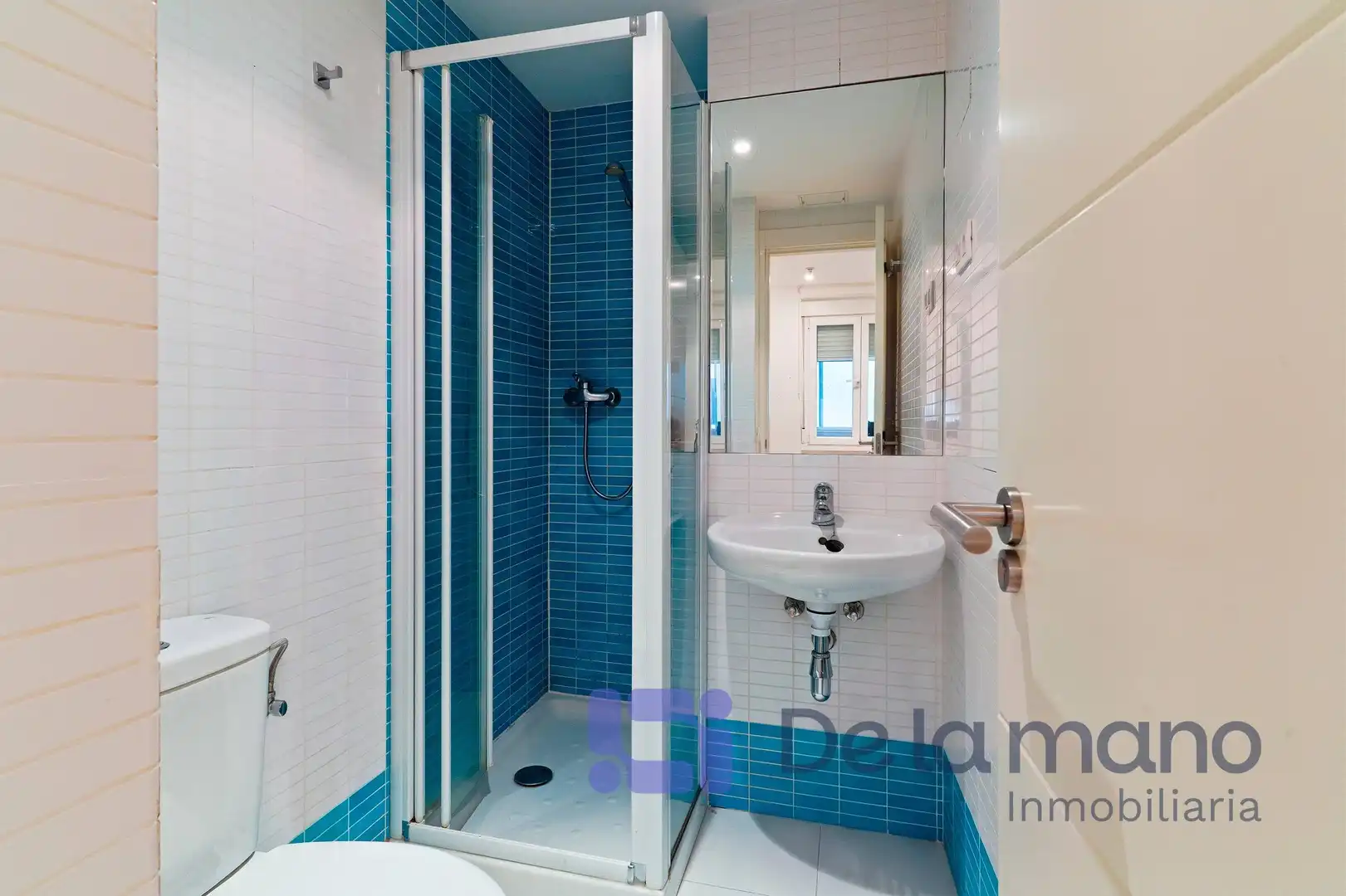 Bathroom of Flat for rent in Madrid  with Air Conditioner, Heating and Storage room