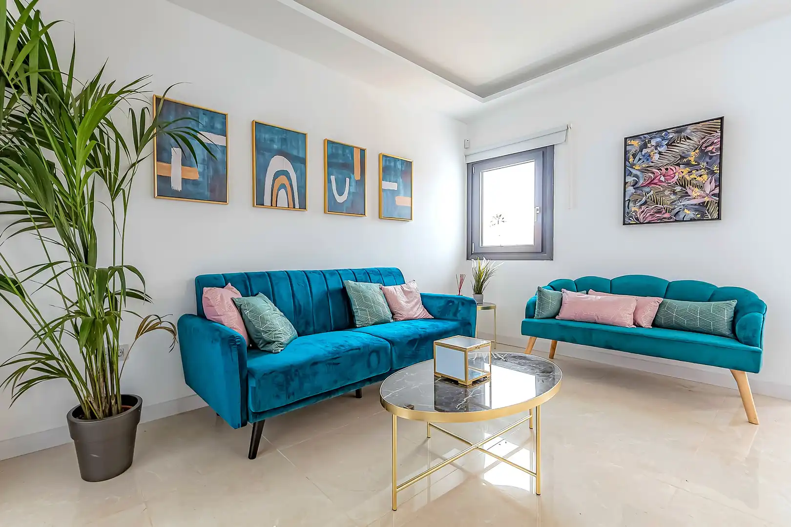 Sala de estar de Casa adosada en venta en San Miguel de Abona con Jardín privado, Terraza y Piscina