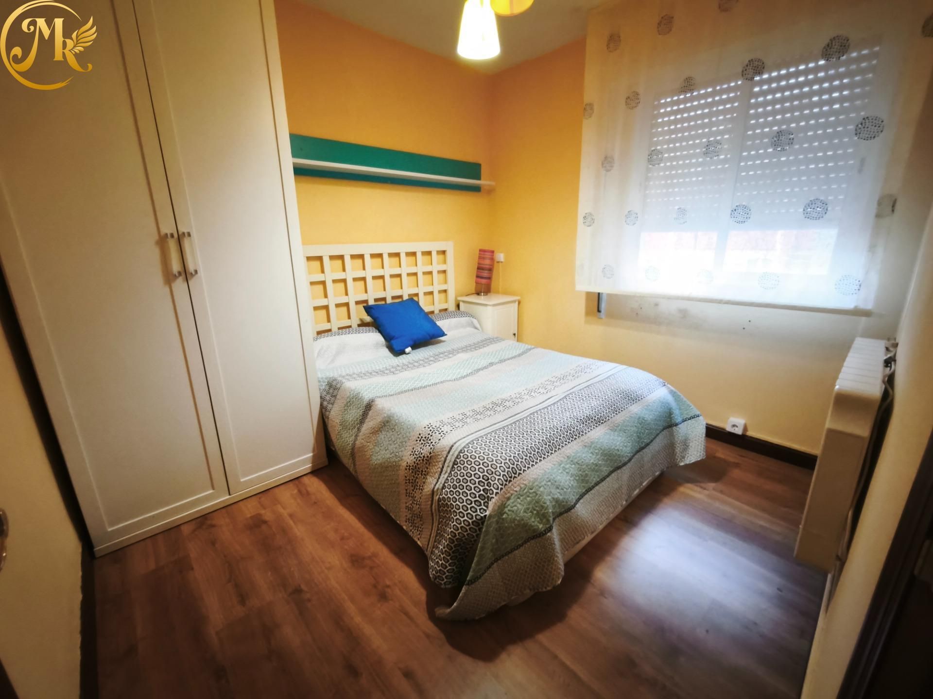 Bedroom of Flat to rent in Santander  with Heating, Terrace and Furnished