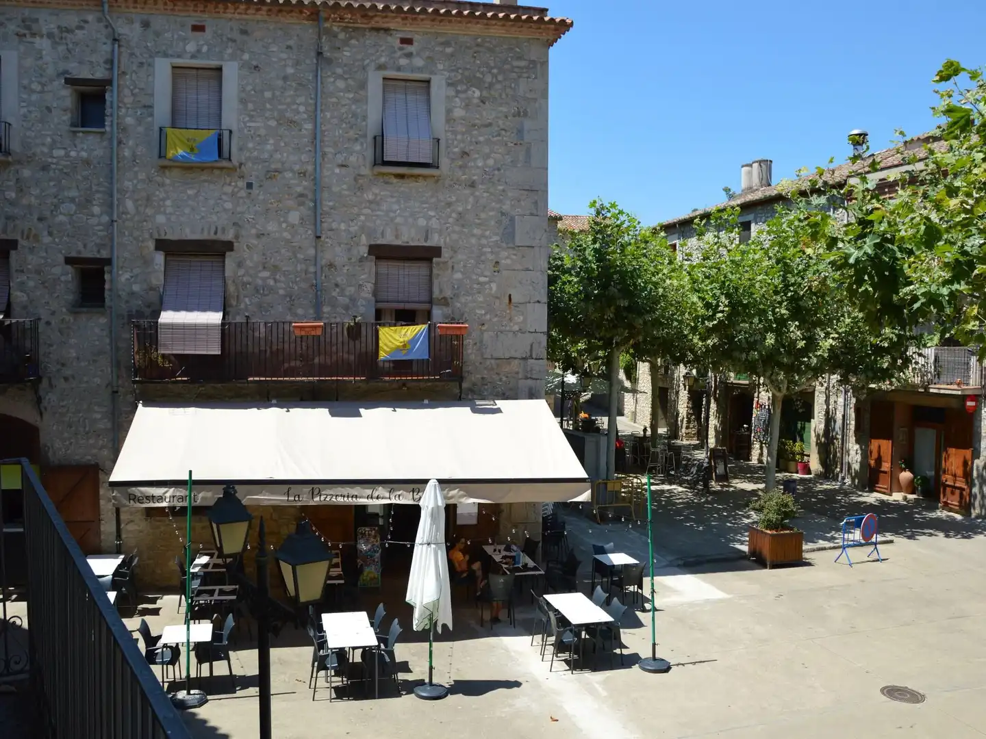Casa adosada en venda en Sant Llorenç de la Muga amb Jardí privat, Terrassa i Traster