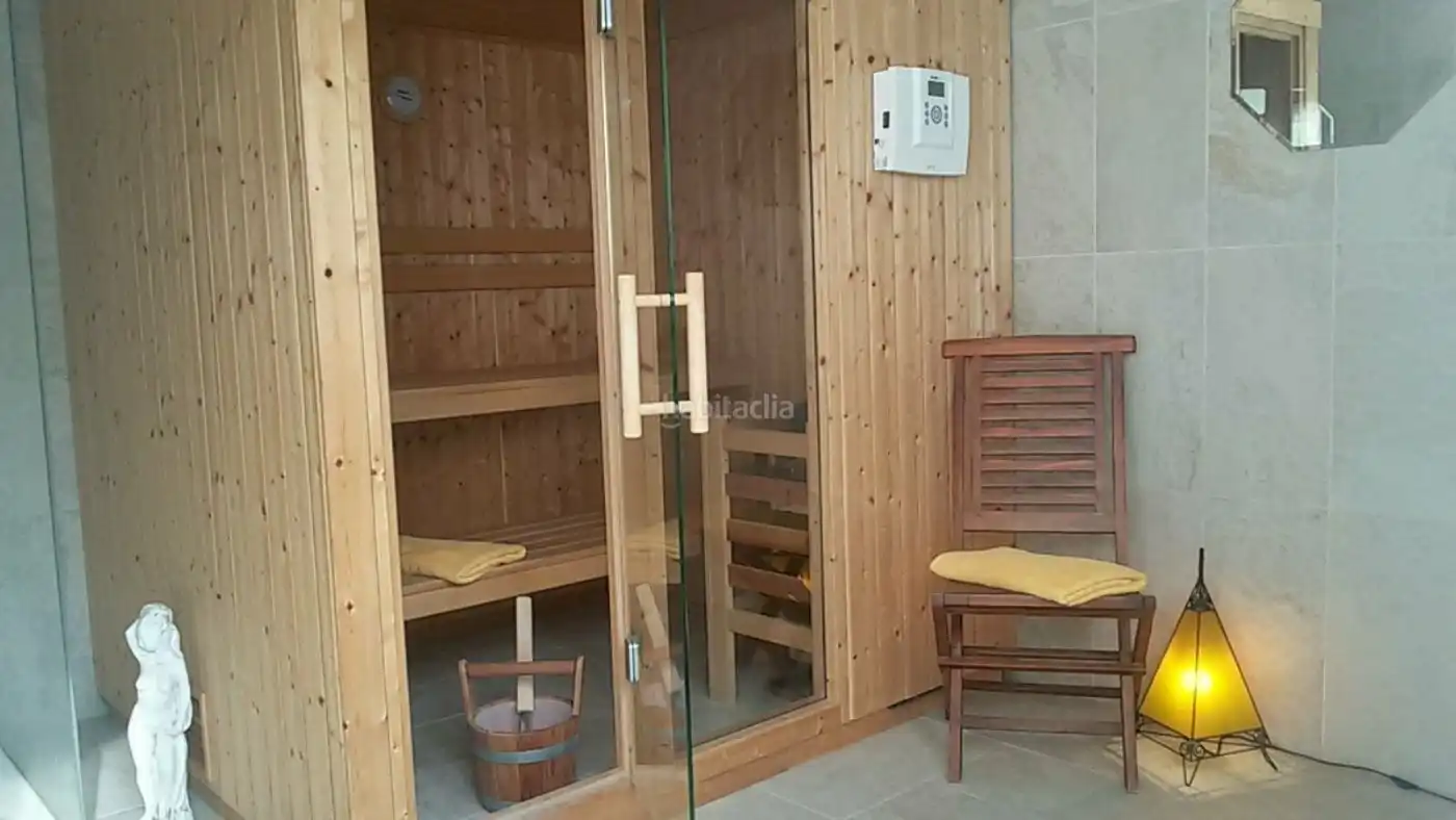 Villa con giardino in vendita a Avinguda de la República Catalana 10, imagen 7
