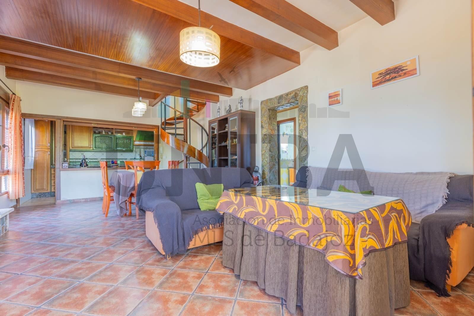 Außenansicht von Haus oder Chalet zum verkauf in Badajoz Capital mit Klimaanlage, Privatgarten und Abstellraum