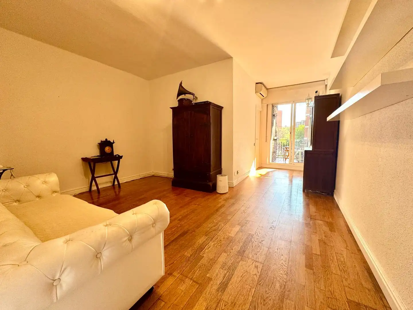 Sala d'estar de Pis en venda en Barcelona amb Aire condicionat i Terrassa