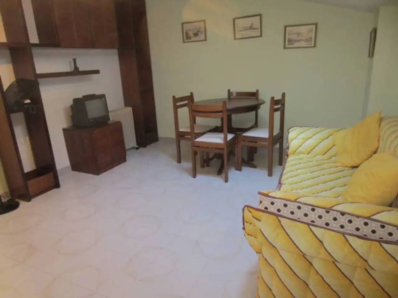 Sala d'estar de Apartament en venda en Ciudad Rodrigo amb Calefacció i Moblat