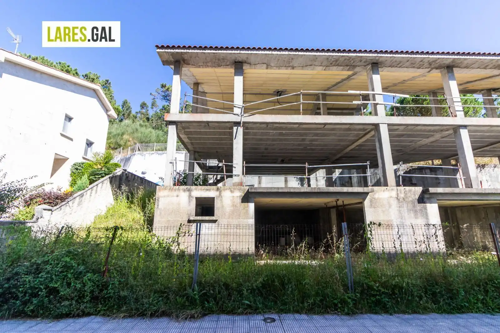 Außenansicht von Einfamilien-Reihenhaus zum Verkauf in Cangas  mit Heizung, Privatgarten und Terrasse