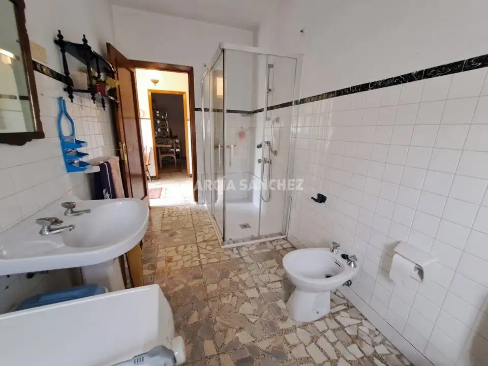 Bathroom of Houses for sale in Boiro  with Private garden and Balcony