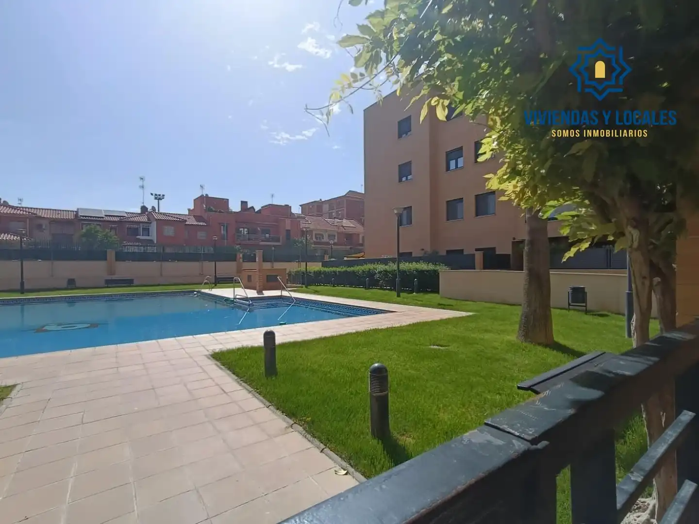 Swimming pool of Flat for rent in Granada  with Air Conditioner, Heating and Furnished