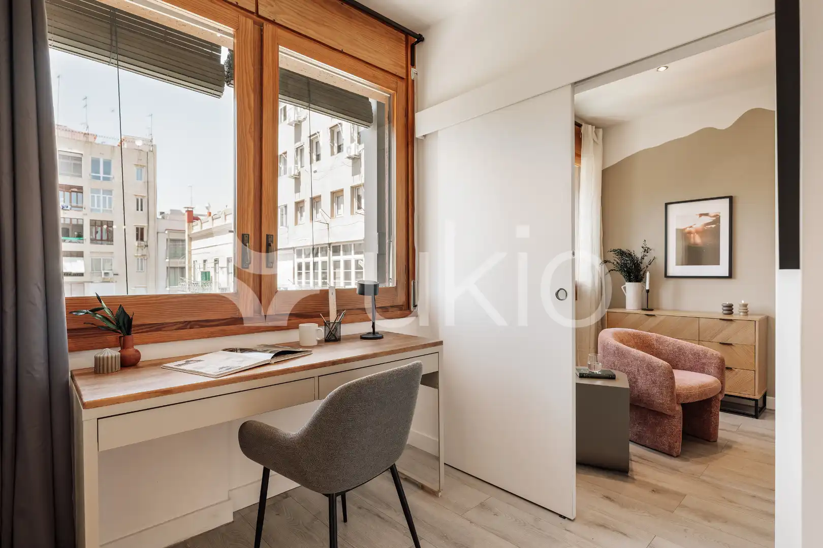 Dormitori de Apartament de lloguer en Barcelona amb Aire condicionat, Calefacció i Moblat