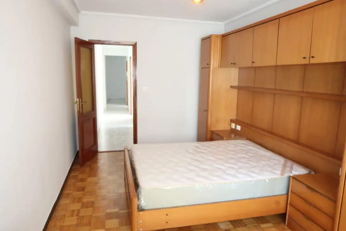 Schlafzimmer von Wohnung zur Miete in A Coruña Capital  mit Parkett