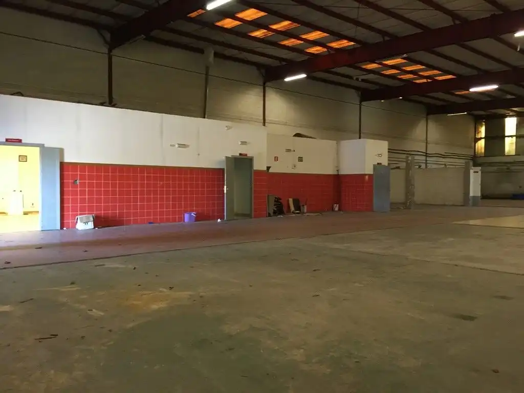 Nave industrial en venta en Teo