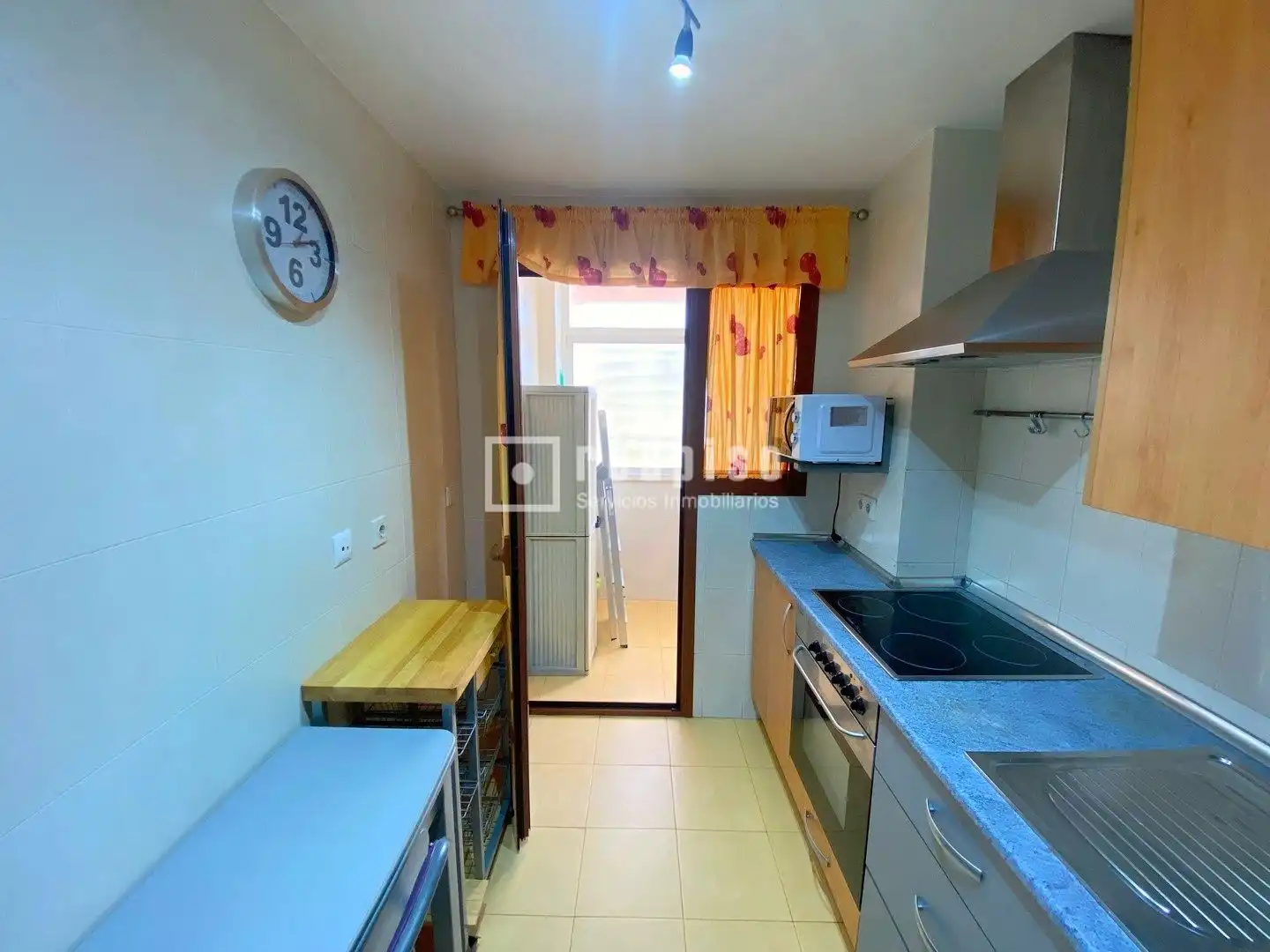 Cocina de Piso de alquiler en Málaga con Aire acondicionado, Calefacción y Jardín privado