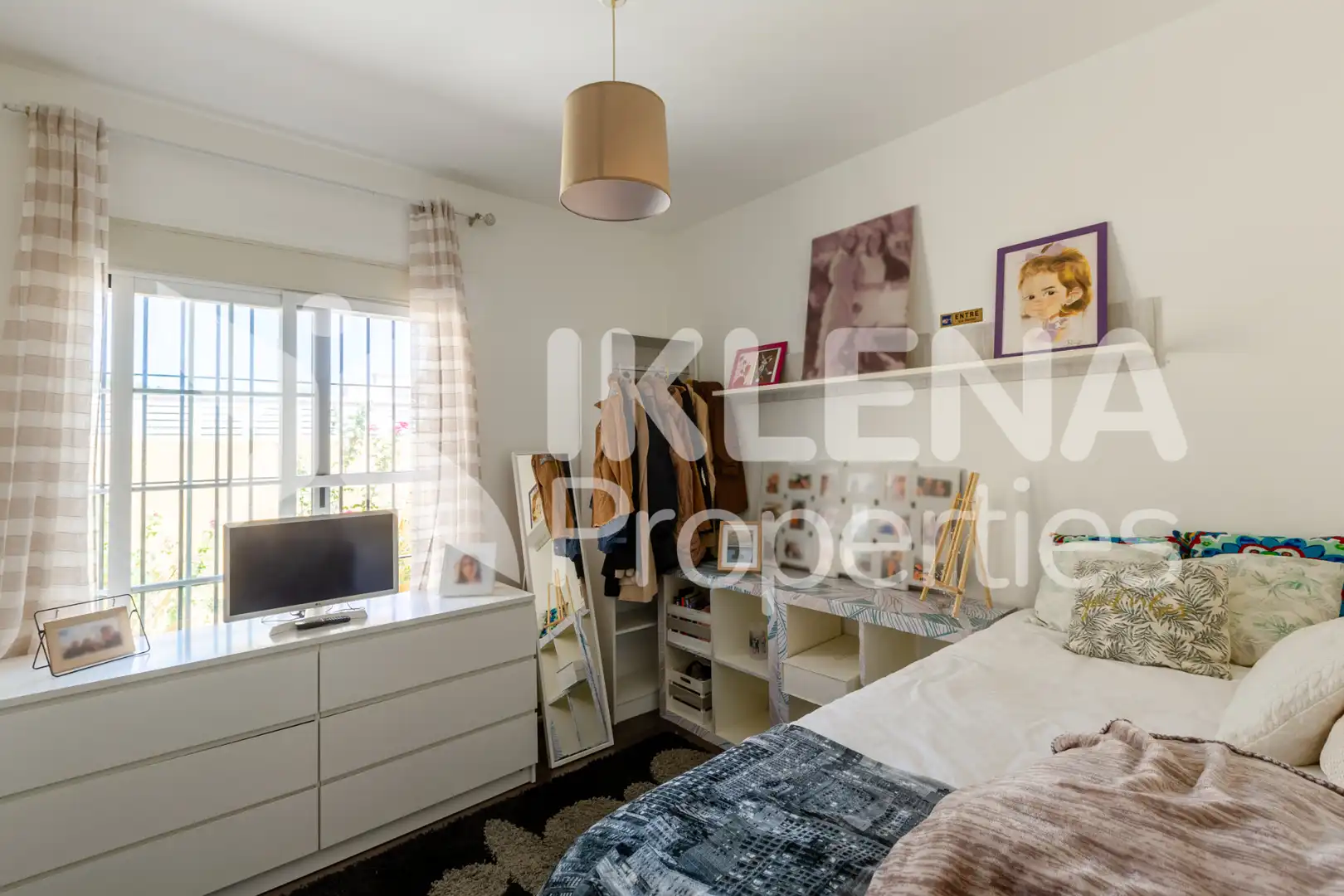 Bedroom of Houses for sale in Roquetas de Mar  with Air Conditioner, Private garden and Parquet flooring