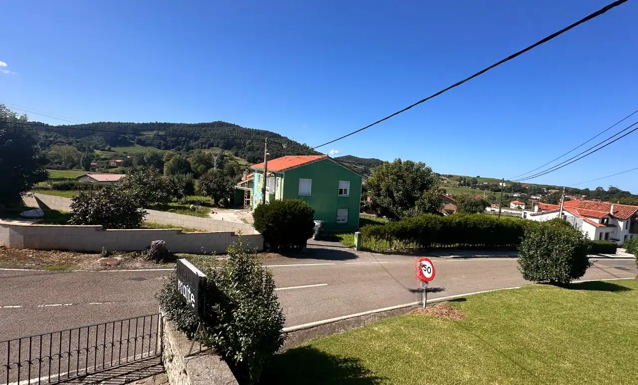 Vista exterior de Casa o chalet en venta en Alfoz de Lloredo con Calefacción, Jardín privado y Terraza