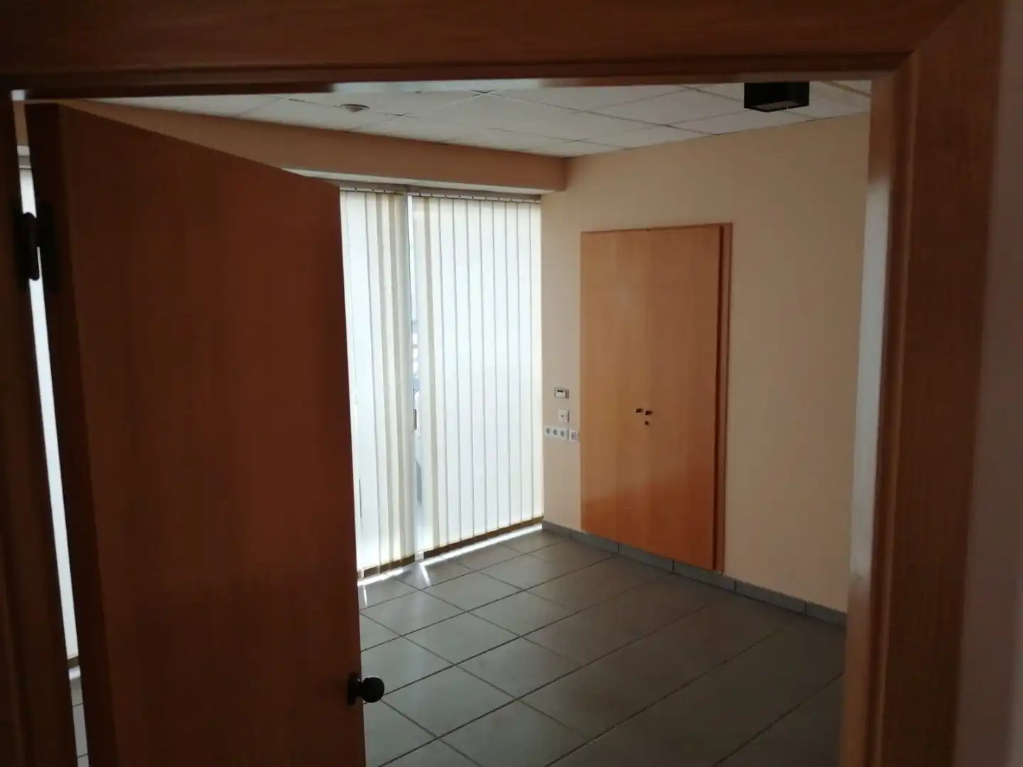 Business premises to rent in Puig rom 122, imagen 3