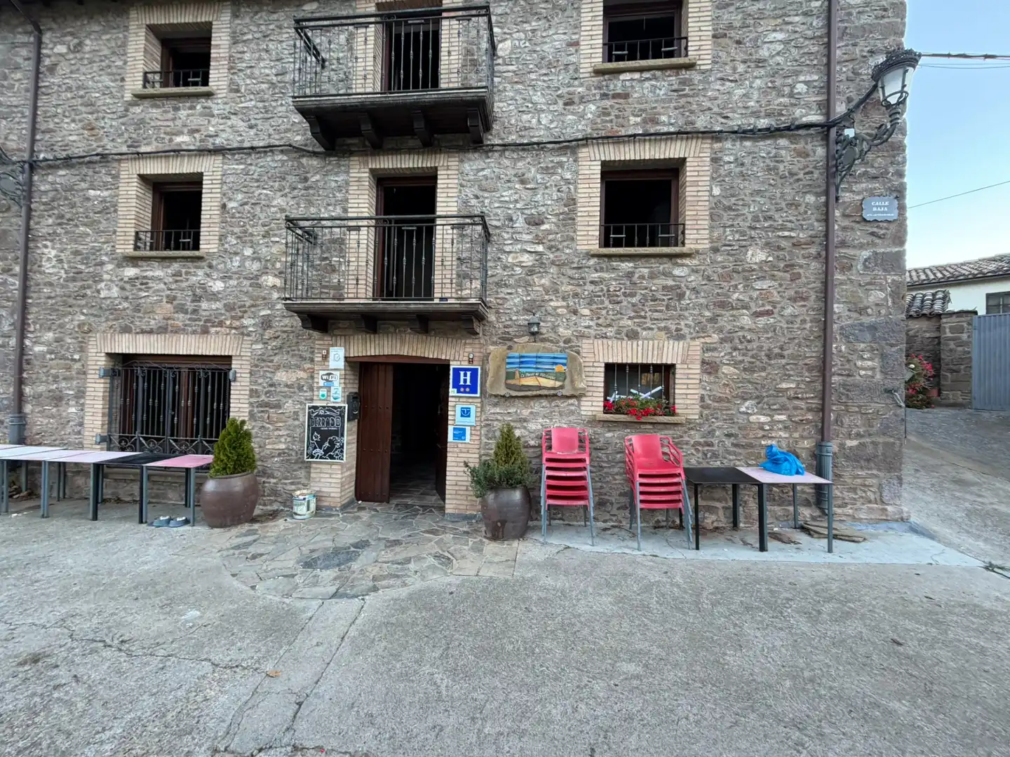 Gebäude zum Verkauf in Las Peñas de Riglos