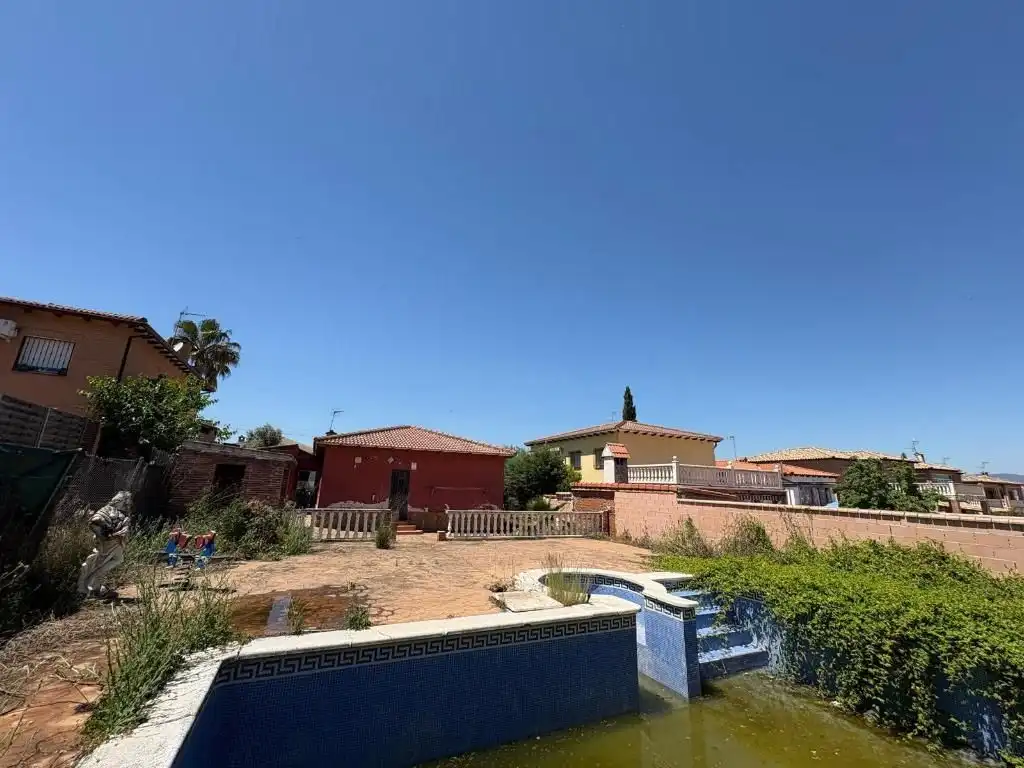 Vista exterior de Casa o chalet en venta en Escalona con Calefacción, Trastero y Piscina