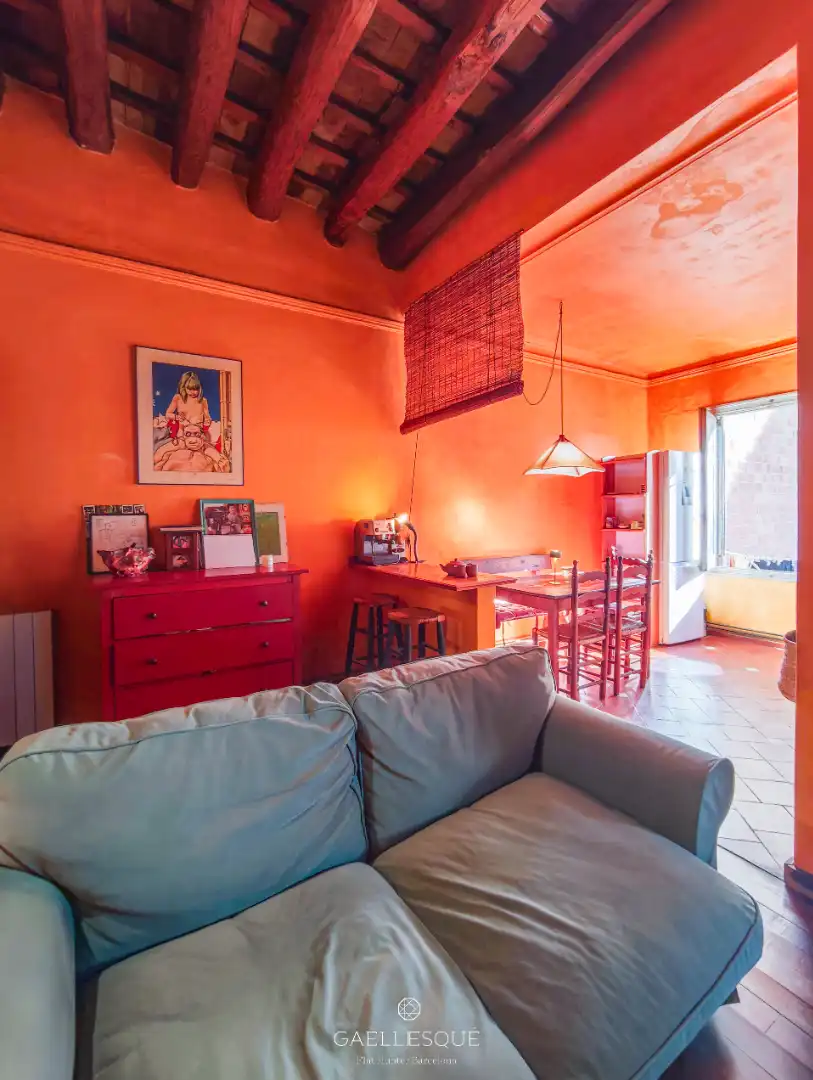 Sala d'estar de Casa adosada en venda en Barcelona amb Calefacció, Jardí privat i Terrassa