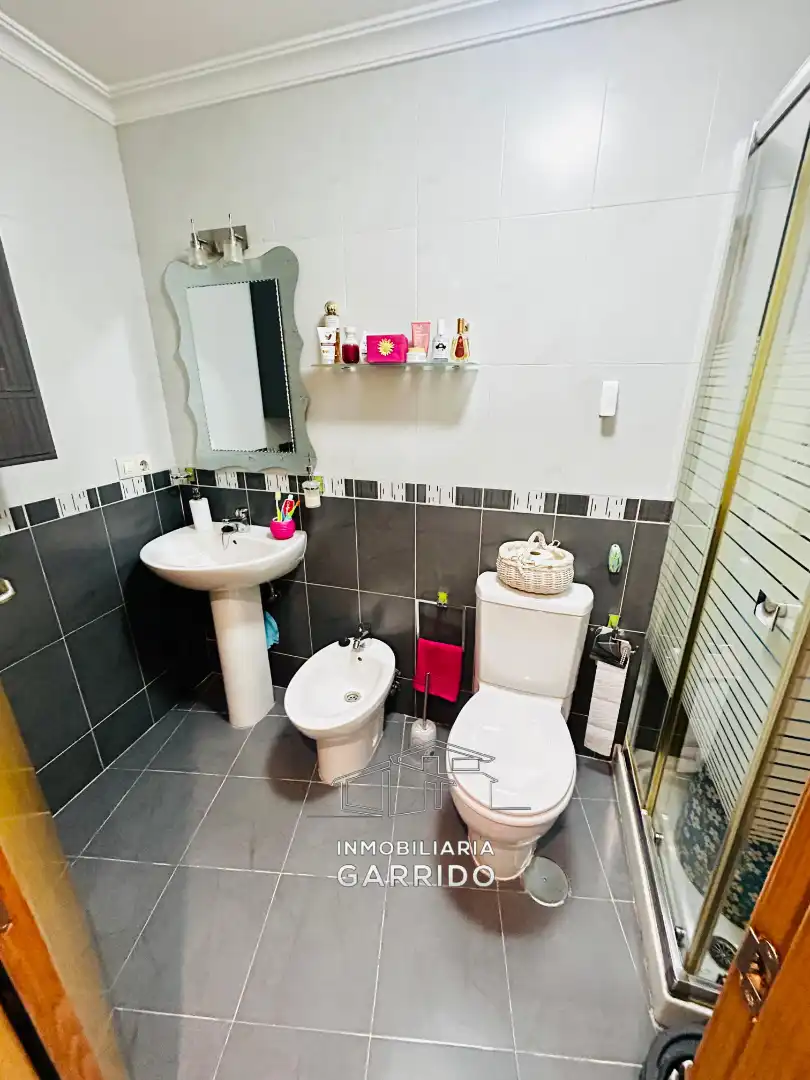 Bathroom of Flat for sale in Úbeda  with Air Conditioner, Storage room and Furnished