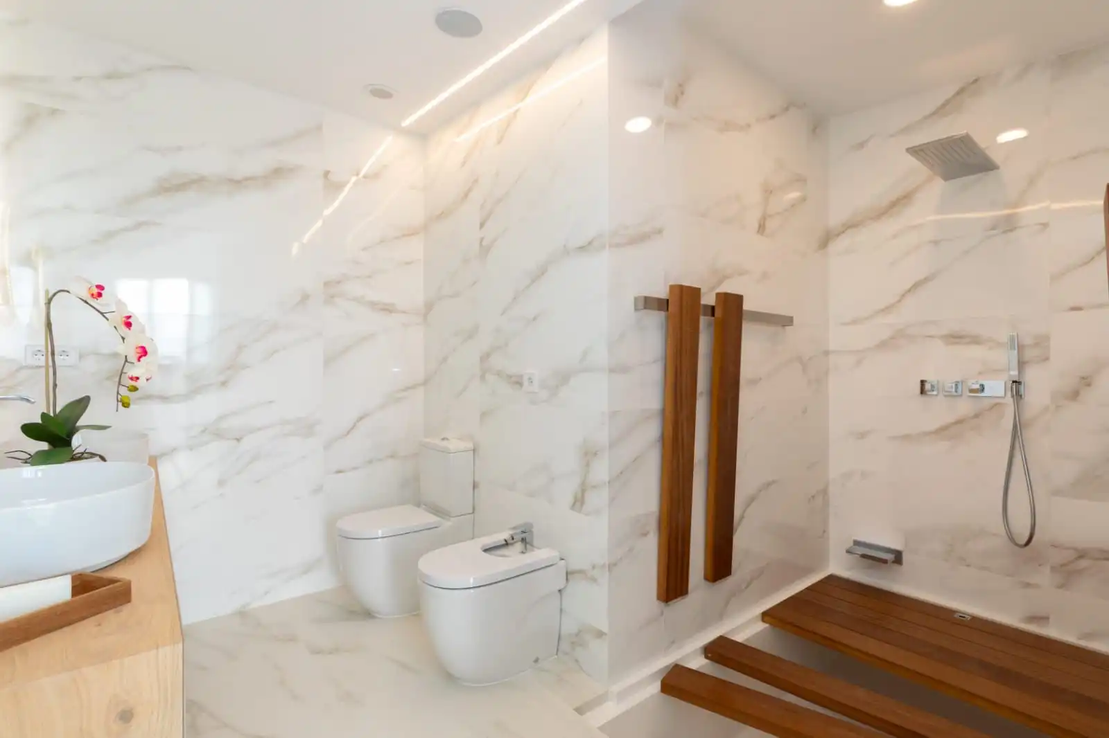 Badezimmer von Haus oder Chalet zum Verkauf in Sitges mit Klimaanlage, Heizung und Privatgarten