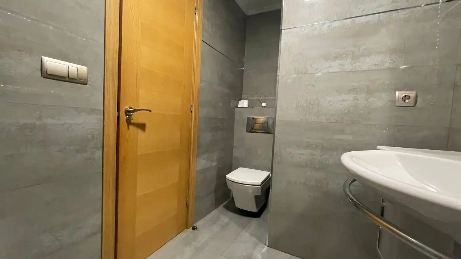 Badezimmer von Wohnung zum Verkauf in Ourense Capital  mit Klimaanlage, Heizung und Privatgarten