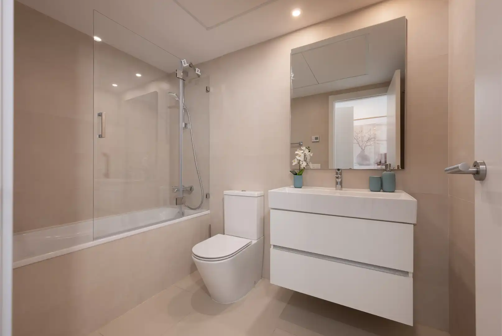 Baño de Ático en venta en Estepona con Aire acondicionado, Terraza y Piscina
