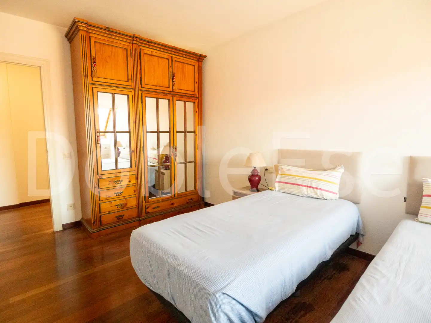 Habitación de Ático de alquiler en Gijón  con Calefacción, Jardín privado y Parquet