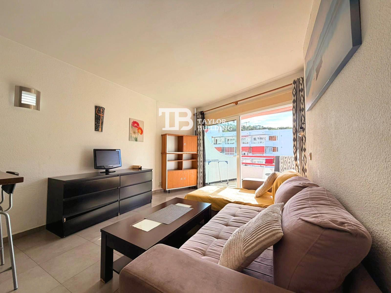 Vista exterior de Piso en venta en Calvià con Parquet, Terraza y Amueblado