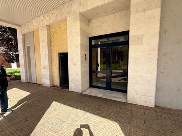 Local comercial en venta en La Portalada - Varea