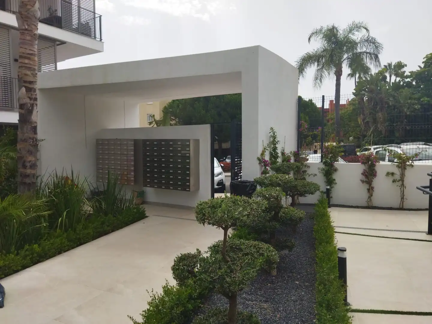 Vista exterior de Apartament de lloguer en Estepona amb Aire condicionat, Terrassa i Traster
