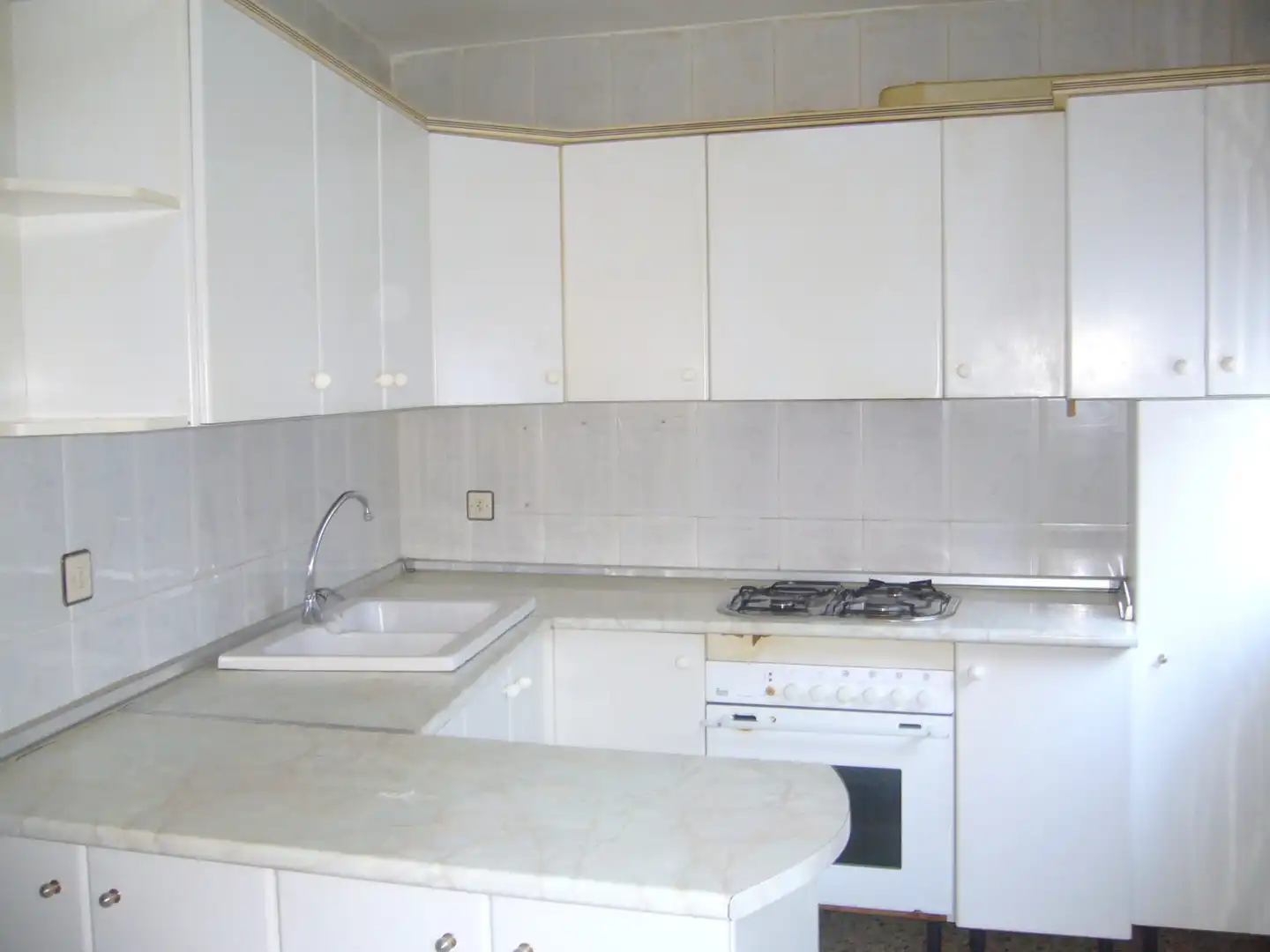 Cuina de Casa adosada en venda en Alloza amb Terrassa