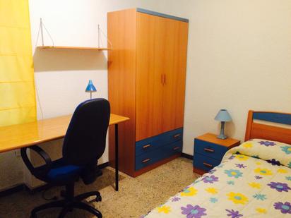 Bedroom of Flat to rent in  Zaragoza Capital  with Heating, Furnished and Oven