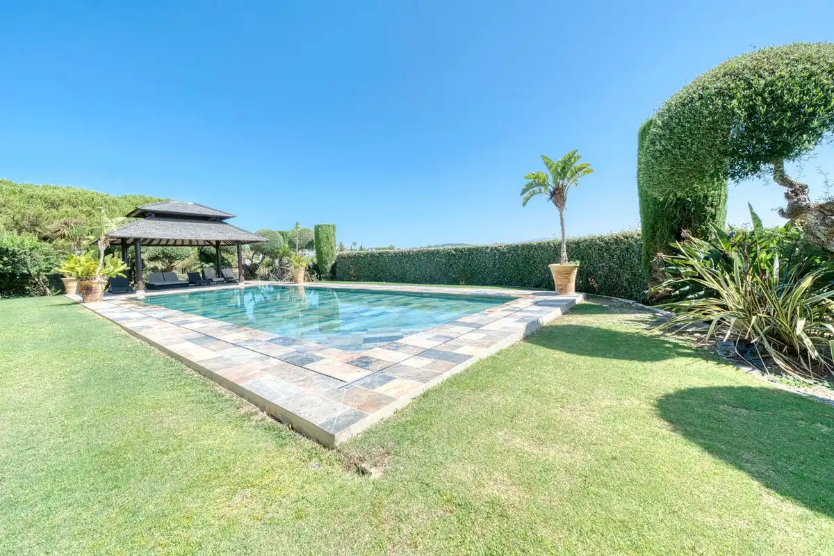 Piscina de Casa o chalet en venta en Sotogrande con Aire acondicionado, Jardín privado y Terraza