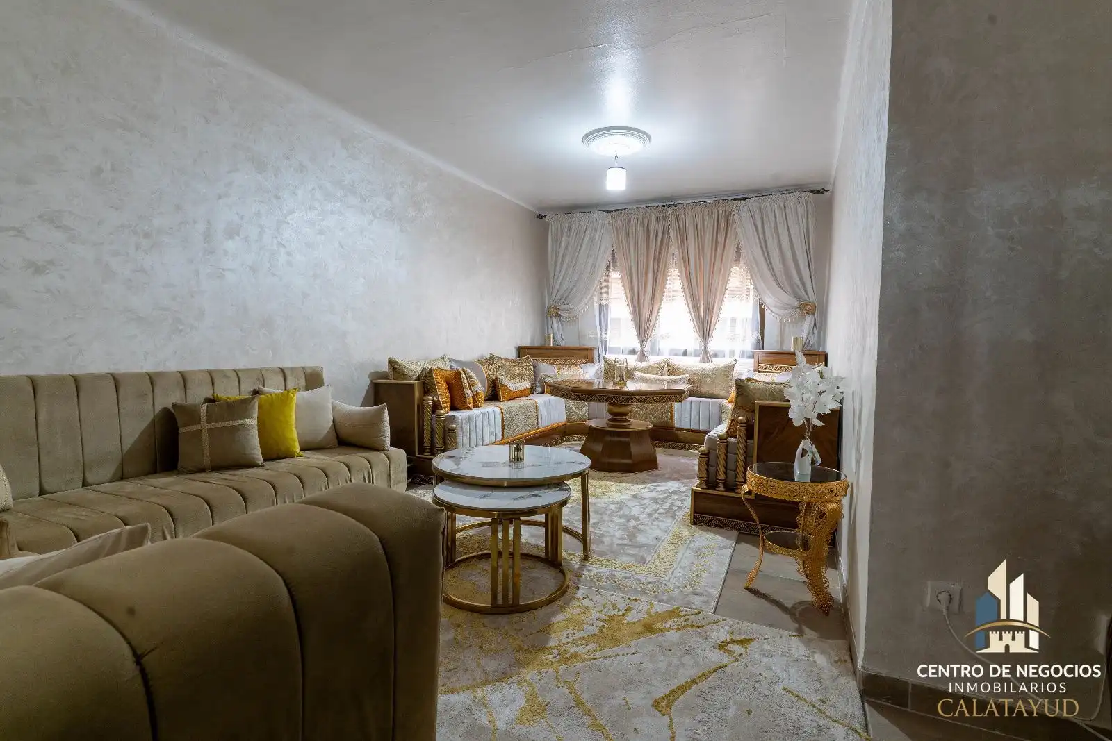 Sala d'estar de Pis en venda en Calatayud amb Calefacció, Parquet i Moblat